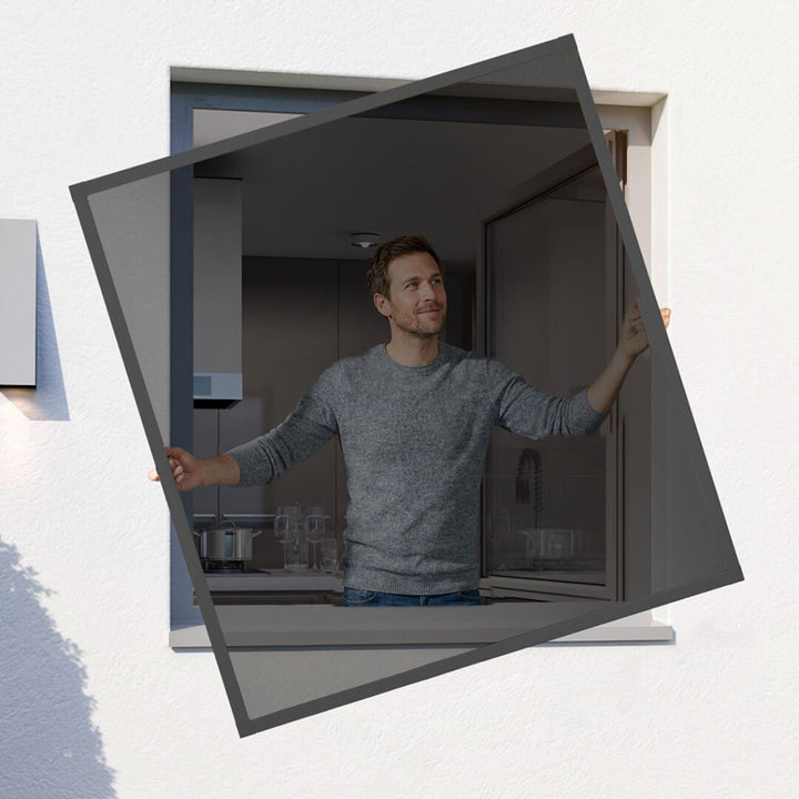 SUN Fliegengitterfenster mit Rahmen in Anthrazit an einem geöffneten Fenster