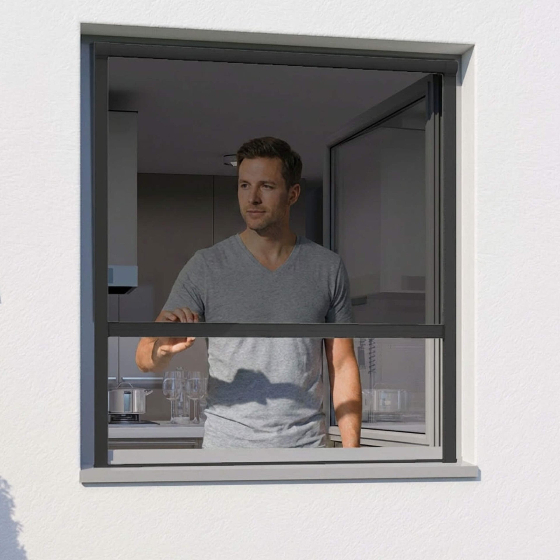 SUN 2in1 Fliegengitter Rollo für Fenster in Anthrazit an einem geöffneten Fenster